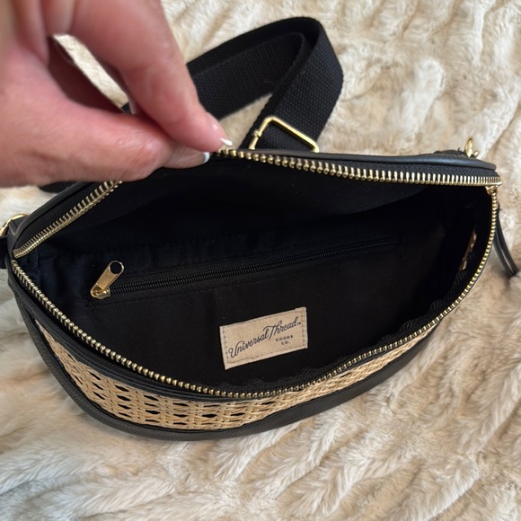 Universal Thread Black and Tan Woven Women's Crossbody Bag - Picture 2 of 5